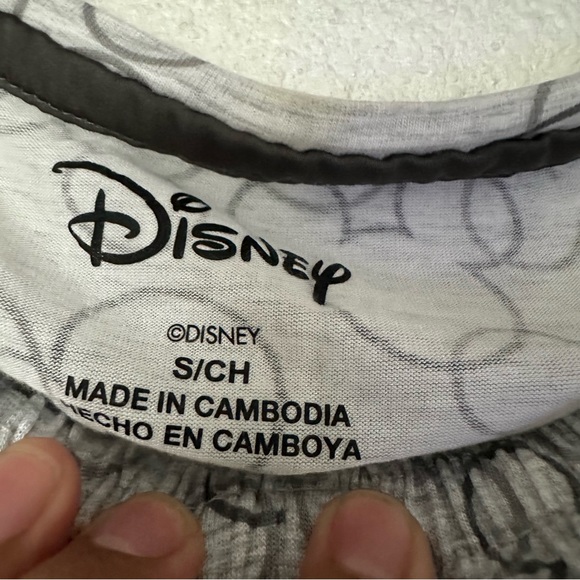 Disney Women's 2 Piece Short Sleeve Shirt & Short Pajama‎ Set Size S - Picture 5 of 6